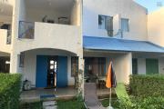 Flic En Flac à louer duplex trois chambres avec piscine situé dans un complexe sécurisé au calme et à deux pas de la plage et des commerces.