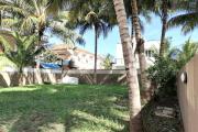 Flic en Flac – À louer Bel appartement 3 chambres avec parking, situé au Rez de chaussée, à seulement 5 minutes à pied de la plage et des commerces.