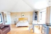 À VENDRE – VILLA AVEC EXCELLENTE RENTABILITÉ LOCATIVE – GRAND GAUBE  Grand Gaube, à quelques minutes de Calodyne et moins de 10 min de Grand Baie Villa neuve très bien entretenue. Aucun frais a prévoir. Emplacement de choix.