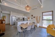 A vendre magnifique villa dans une residence accessible aux etrangers à Grand Baie, La Salette.