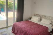 A LOUER / Grande villa 3 chambres avec dépendance ( 2 chambres ) et 2100 m2 de jardin / CALODYNE - Île Maurice