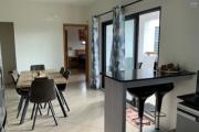 &Agrave; louer &ndash; Superbe appartement 3 chambres en suite avec piscine et jardin &agrave; Grand Baie