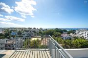 Flic-en-Flac Ile Maurice Magnifique appartement récent de 2 chambres avec grande terrasse, piscine, à deux pas de la plage