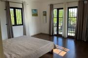 Superbe appartement de 130 m² avec piscine et jardin à Calodyne. 3 chambres (disponible au 01er aout)