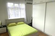 Flic en Flac Ile Maurice à louer appartement 2 chambres décoré avec goût situé au troisième étage avec piscine.