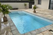 À vendre – Appartement neuf de 2 chambres en résidence sécurisée avec piscine à Grand Baie, île Maurice