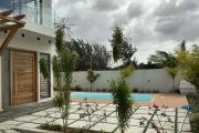 Villa Contemporaine 2026 de 270 m² sur 9.5 Perches | Rooftop Vue Montagne & Piscine Privée | Proche Balaclava & 7 km École du Nord