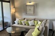 À LOUER coeur de Grand Baie , Appartement 2 chambres dans complexe sécurisé , Coup de coeur assuré