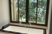 À LOUER coeur de Grand Baie , Appartement 2 chambres dans complexe sécurisé , Coup de coeur assuré