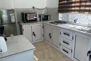 A vendre à MONT CHOISY 300m DE LA PLAGE. VILLA 4 CHAMBRES + ROOFTOP RÉSERVÉ MARCHÉ LOCAL - OCCASION INVESTISSEUR RARE