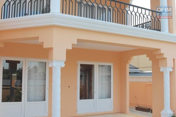 Flic en Flac immense villa neuve dans un quartier calme et résidentiel