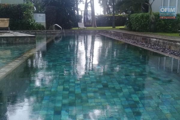 Accessible aux étrangers et aux mauriciens: A vendre très bel appartement à 100 mètres de la plage  et proche des commodités à Bain Boeuf.