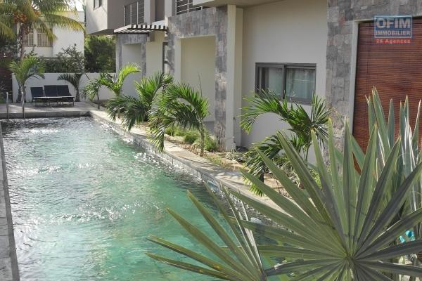 Flic en Flac à louer magnifique appartement 3 chambres dans résidence sécurisée avec piscine.