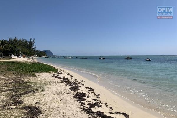 Rivière Noire à louer sublime appartement 3 chambres au bord de l'océan avec piscine dans résidence sécurisée 24H/24H