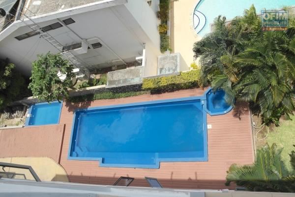 Flic en Flac à vendre superbe appartement récent en plein cœur de Flic en Flac à 1minutes à pieds de la plage et des commerces.