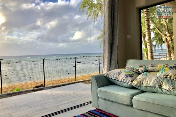 A louer 4 appartements T3 pieds dans l’eau avec magnifique vue mer à Pointe aux Biches.