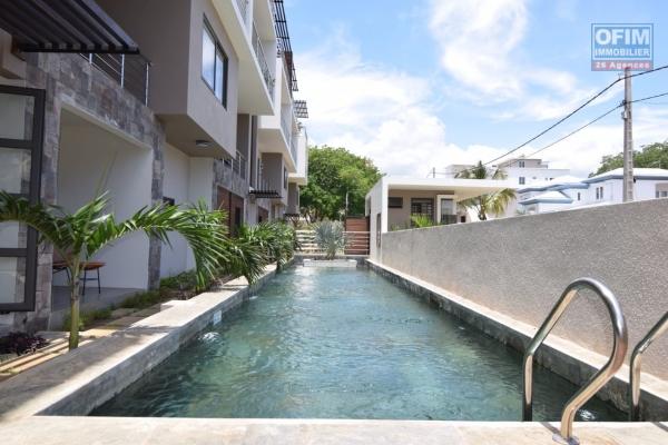 Flic en Flac à louer magnifique appartement 2 chambres dans résidence sécurisée avec piscine.