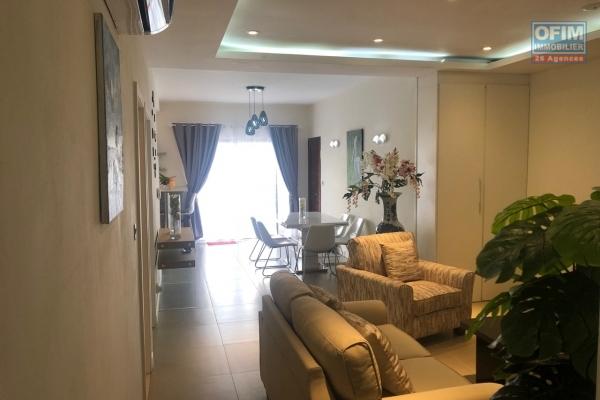 Accessible aux étrangers et aux mauriciens : A vendre très bel appartement moderne et neuf de 97 m2 à 300 mètres du lagon à Pereybère. Du supermarché winners, pharmacies, bus stop,