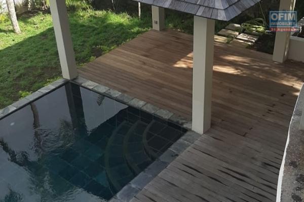  A vendre une villa neuve rénovée située dans le quartier de la colline à la Pointe aux Canonniers.