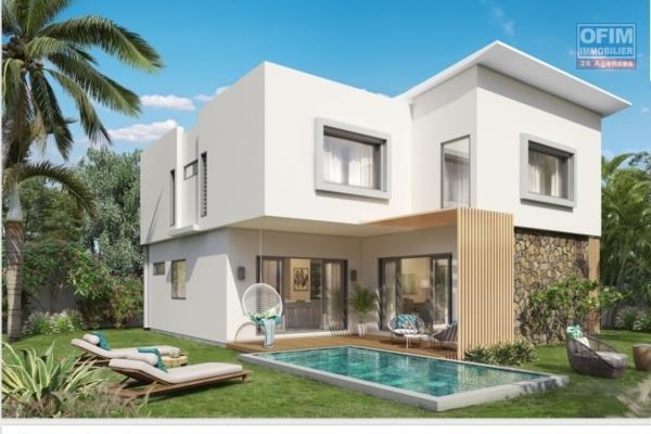 A vendre un programme de 3 villas à 100 mètres de la plage de Trou aux Biches, accessible à l’achat aux étrangers avec un permis de résidence permanent pour toute la famille et aux mauriciens.