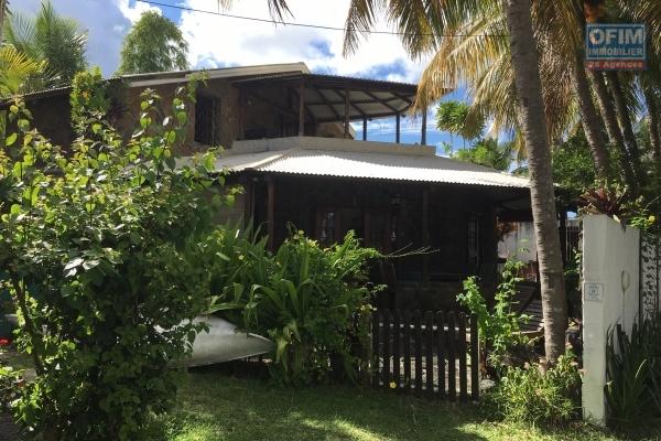 Baisse de prix : A louer maison T5 seconde ligne à Trou aux Biches (accès direct mer).