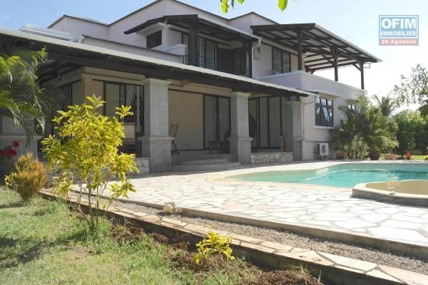 Tamarin impossible de passer a coté de cette magnifique villa en location avec piscine dans un quartier paisible un coup de coeur assuré