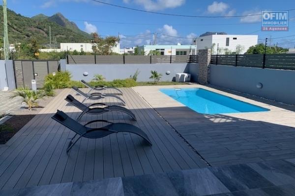 La Gaulette à vendre agréable et récente villa 3 chambres avec piscine dans un quartier calme.