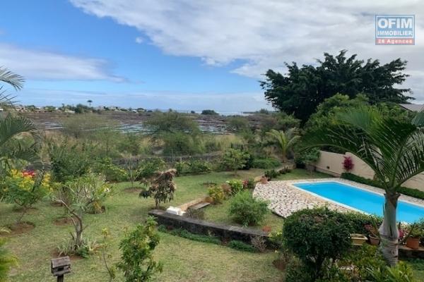 Tamarin à louer appartement 3 chambres avec piscine dans une résidence sécurisée avec vue imprenable au calme.