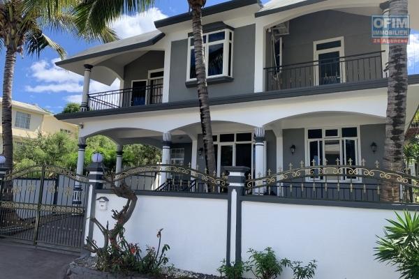 Flic en Flac à louer villa 3 chambres située dans un quartier calme à 5 minutes des commerces et de la plage.