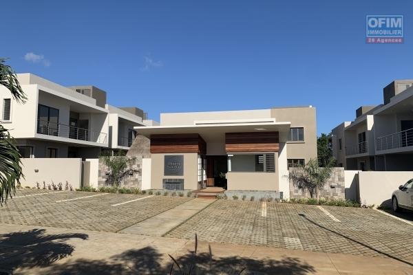 Flic en Flac à louer magnifique appartement 3 chambres avec piscine, une vue époustouflante situé dans une résidence sécurisée.