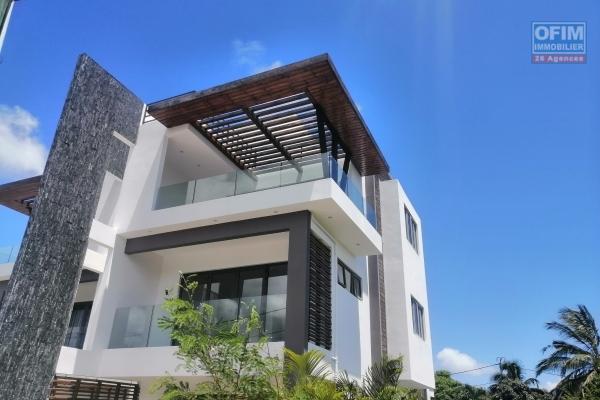A vendre villa F4 de 3500 P2 à 350 mètres de la plage de Bain Bœuf.