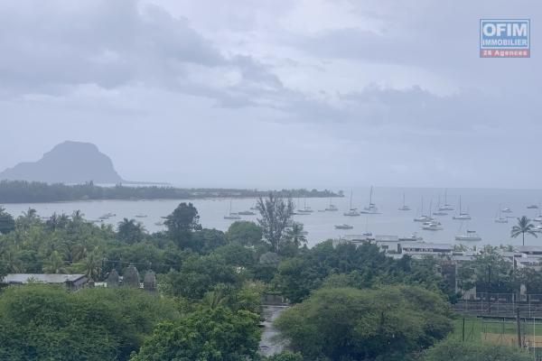 Rivière Noire à louer Luxueux penthouse 3 chambres avec vue sur les montagnes et l’océan situé dans un complexe résidentiel à l’intérieur d’un morcellement de prestige.