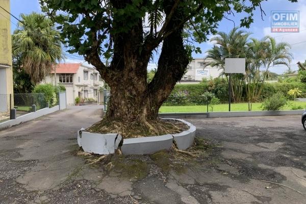 Curepipe a louer agréable appartement trois chambres dans une petite copropriété au calme et proche de toutes commodités