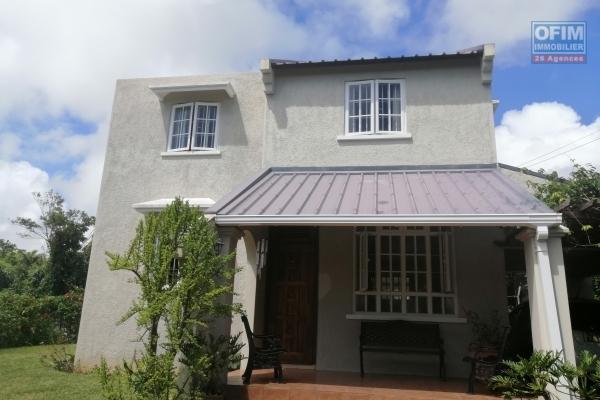 A vendre sympathique villa en très bon état proche du Winners de Goodlands à morcellement St Antione.