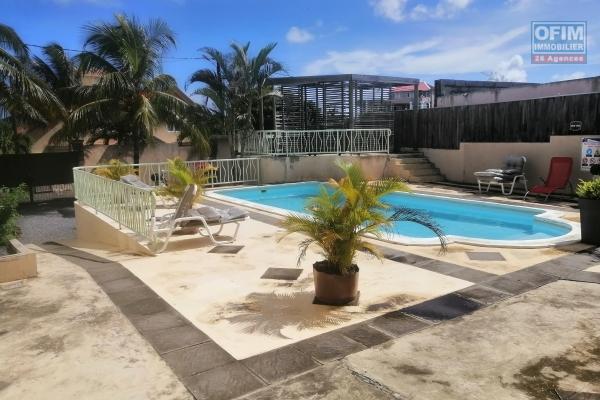 A vendre sympathique appartement F4 refait à neuf non loin des commerces et de la plage à Trou aux Biches.