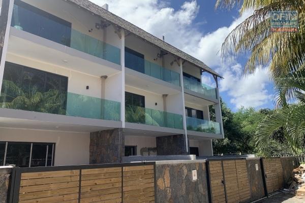 Flic En Flac à vendre triplex 4 chambres idéalement situé au calme avec piscine et jacuzzi.