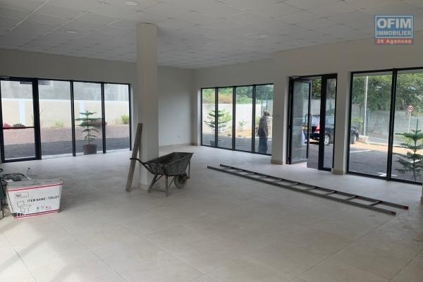 Rivière Noire à louer récent local ou bureau de 40M2