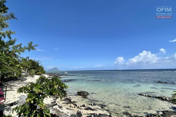 Tamarin à vendre magnifique appartement de 4 chambres accessibles aux étrangers, une belle opportunité d'être pied dans l'eau.