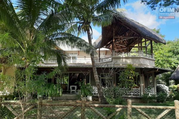 Rivière-Noire à louer splendide villa de 4 chambres située à proximité de la plage.