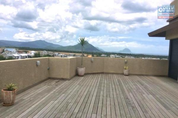 A louer un Penthouse moderne avec vue sur mer de 2 chambres à coucher à Flic en Flac, Ile Maurice