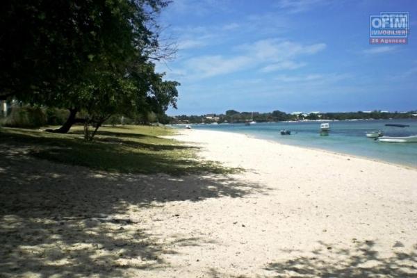 Albion vente appartement, situé au rez au chaussée d'une petite résidence à 2 minutes de la plage à pieds dans un quartier paisible