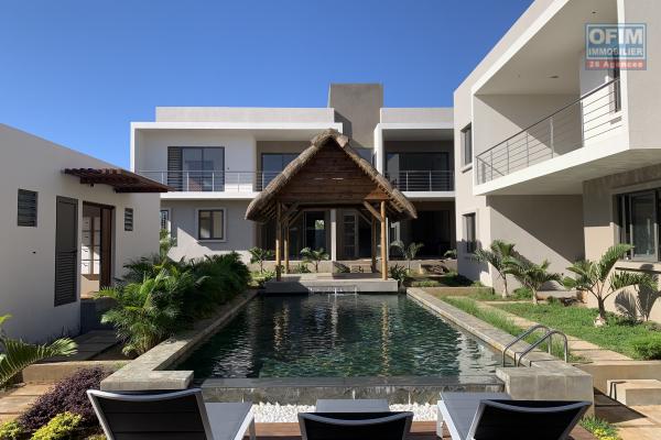 Flic en Flac à louer magnifique appartement 3 chambres avec piscine, jacuzzi et une vue époustouflante situé dans une résidence sécurisée.