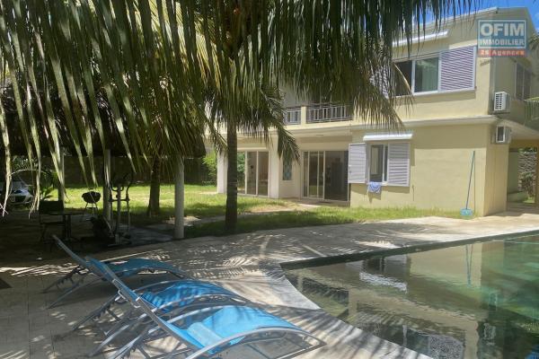 For sale a villa accessible to FOREIGNERS AND MAURITICIANS ideally located in Bain B&oelig;uf 200 meters from the beach. The villa offers you a permanent residence permit.