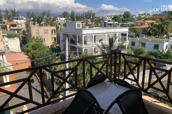 Albion à vendre charmant appartement 2 chambres avec climatiseurs, vendu meublé et équipé, situé au cœur d’Albion