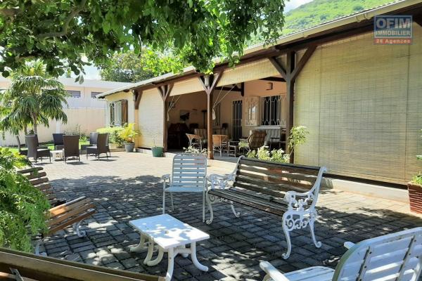 Tamarin à vendre spacieuse maison de 5 chambres, située dans un morcellement résidentiel et calme.