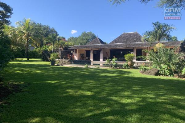 Tamarina à louer luxueuse villa IRS 5 chambres avec piscine sur un golf à 2 pas de la plage