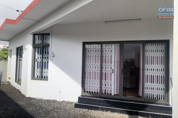 Curepipe à vendre récente villa 3 chambres située dans un morcellement calme et facile d’accès.