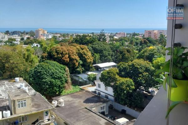 A vendre penthouse de bon standing avec une vue mer à Beau Bassin à 2 minutes du centre ville et de toutes commodités.