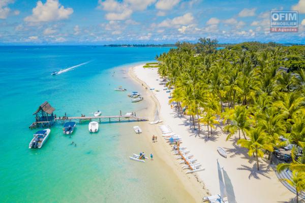 A vendre des spacieux appartements de luxe d'une chambres à coucher avec piscine commune à 5 minutes de la plage de Trou aux Biches.