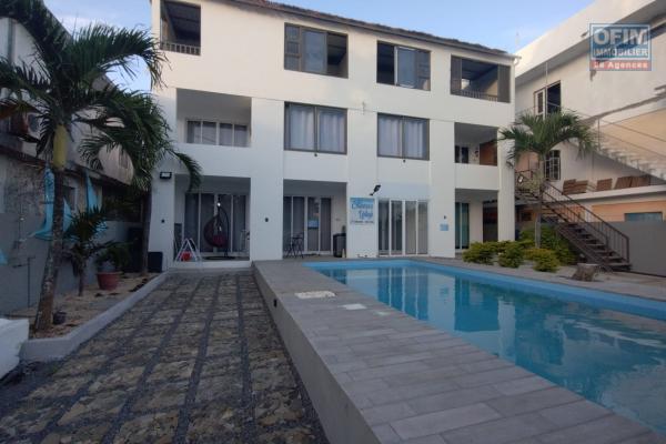 A vendre penthouse de 130 m2 avec piscine commune non loin de la plage à Cap Malheureux.